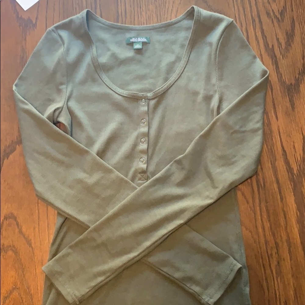 5/$20 Wild Fable juniors long sleeve top size xs - Picture 3 of 4